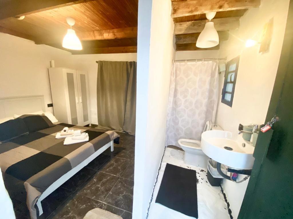 Habitaciones Famara 15 المظهر الخارجي الصورة
